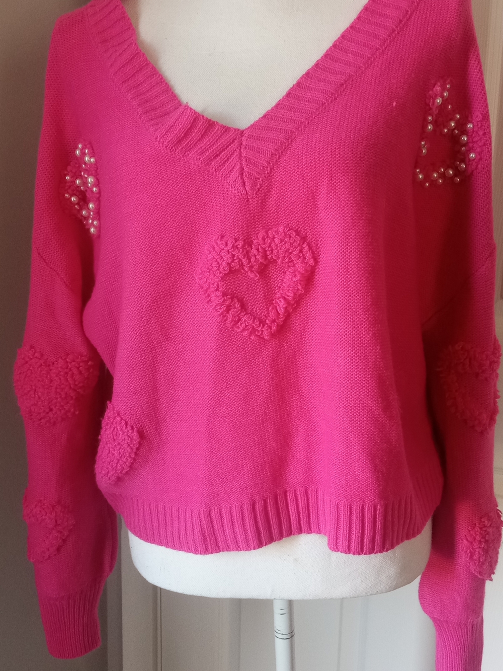 SHEIN Bright Pink V-Neck Heart Detail Sweater